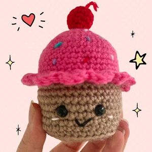 Crochet cupcake play rattle NWT handmade rattle hot pink
